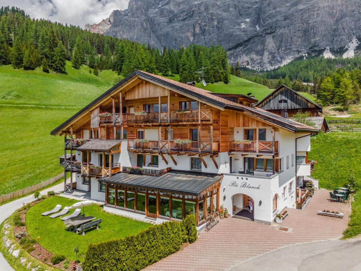 B&B - Hotel Ciasa Rue Blanch San Cassiano  Exterior photo
