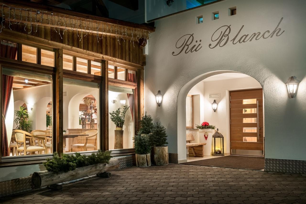 B&B - Hotel Ciasa Rue Blanch San Cassiano  Exterior photo