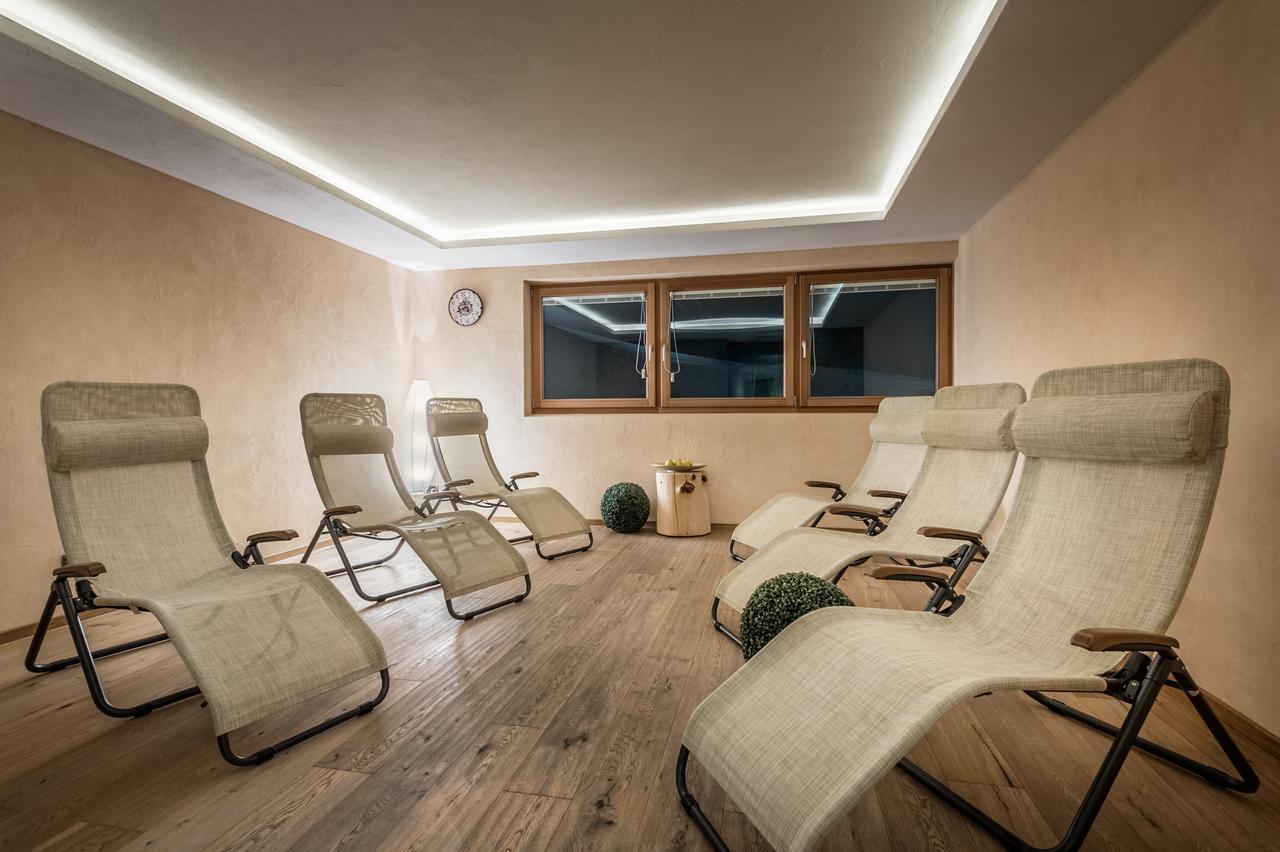 B&B - Hotel Ciasa Rue Blanch San Cassiano  Exterior photo
